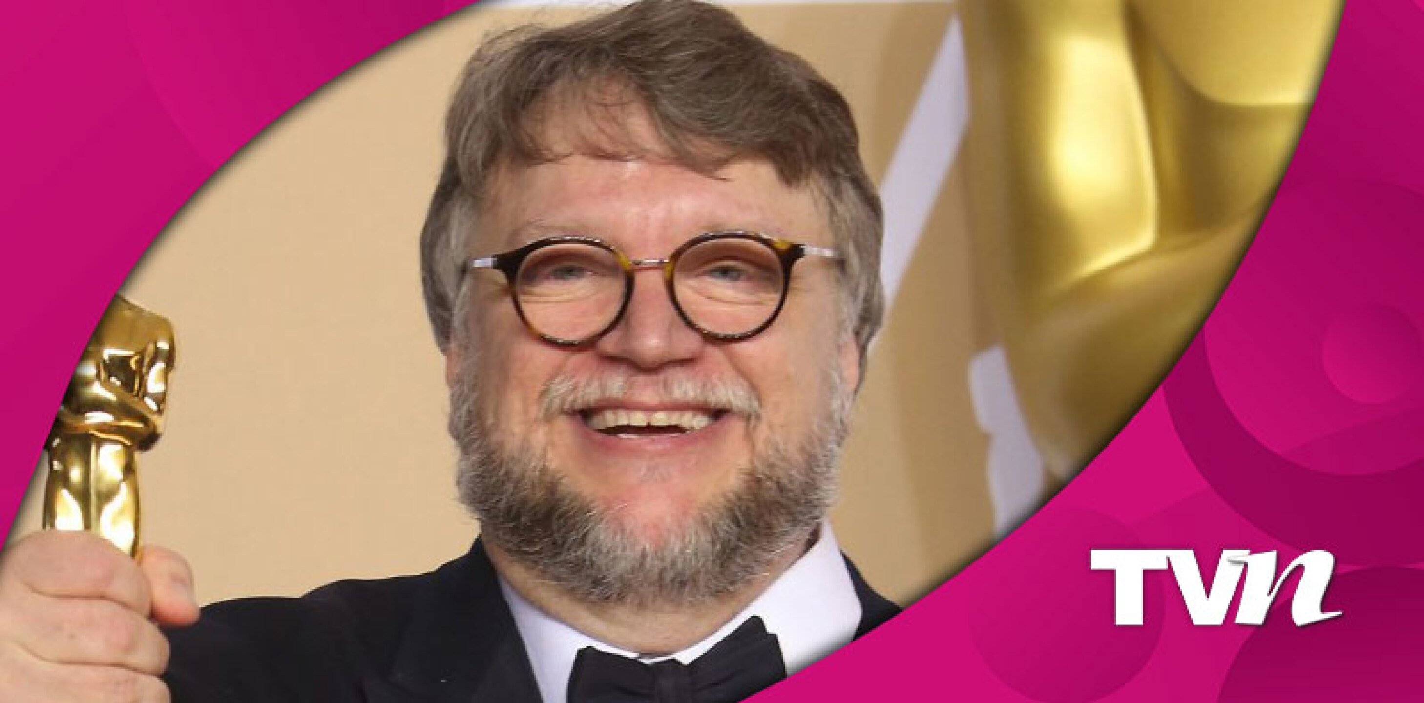 Niño youtuber logra entrevistar a Guillermo del Toro y se hace viral