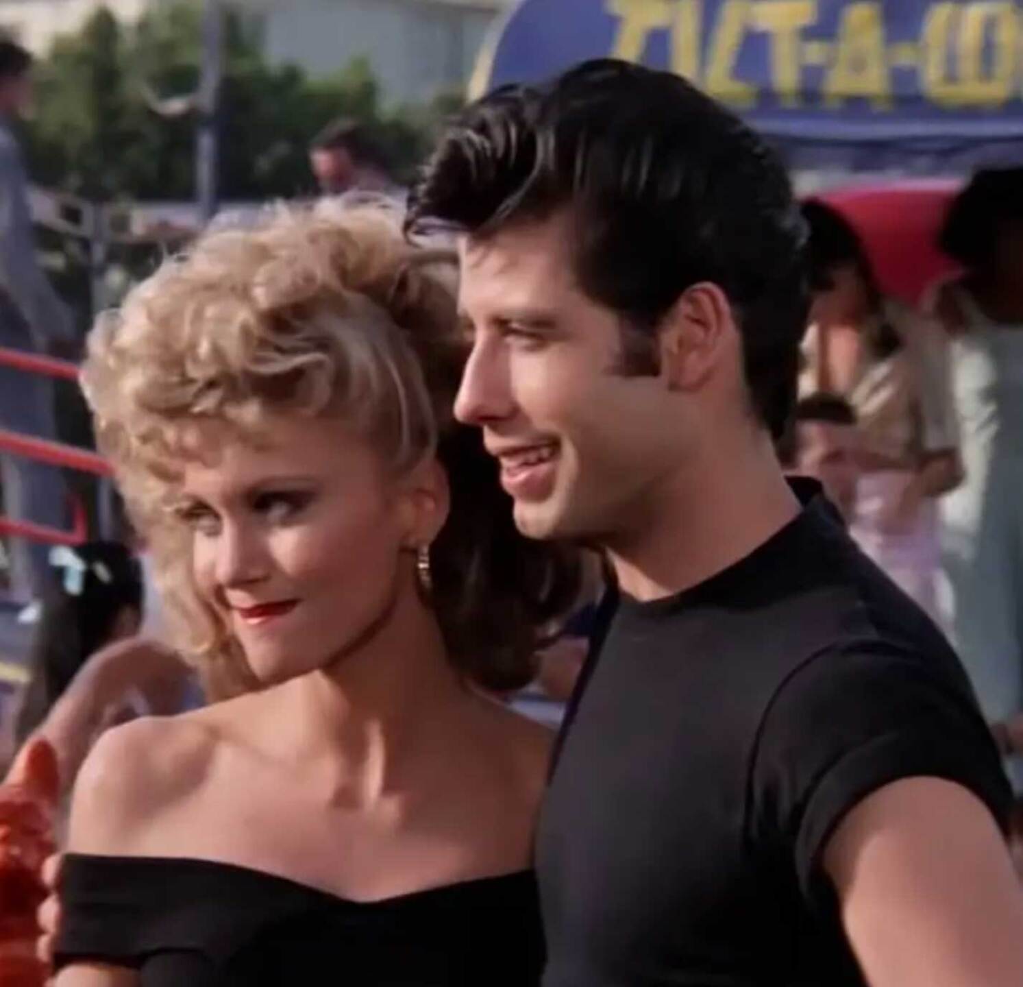 John Travolta se despide de Olivia Newton John