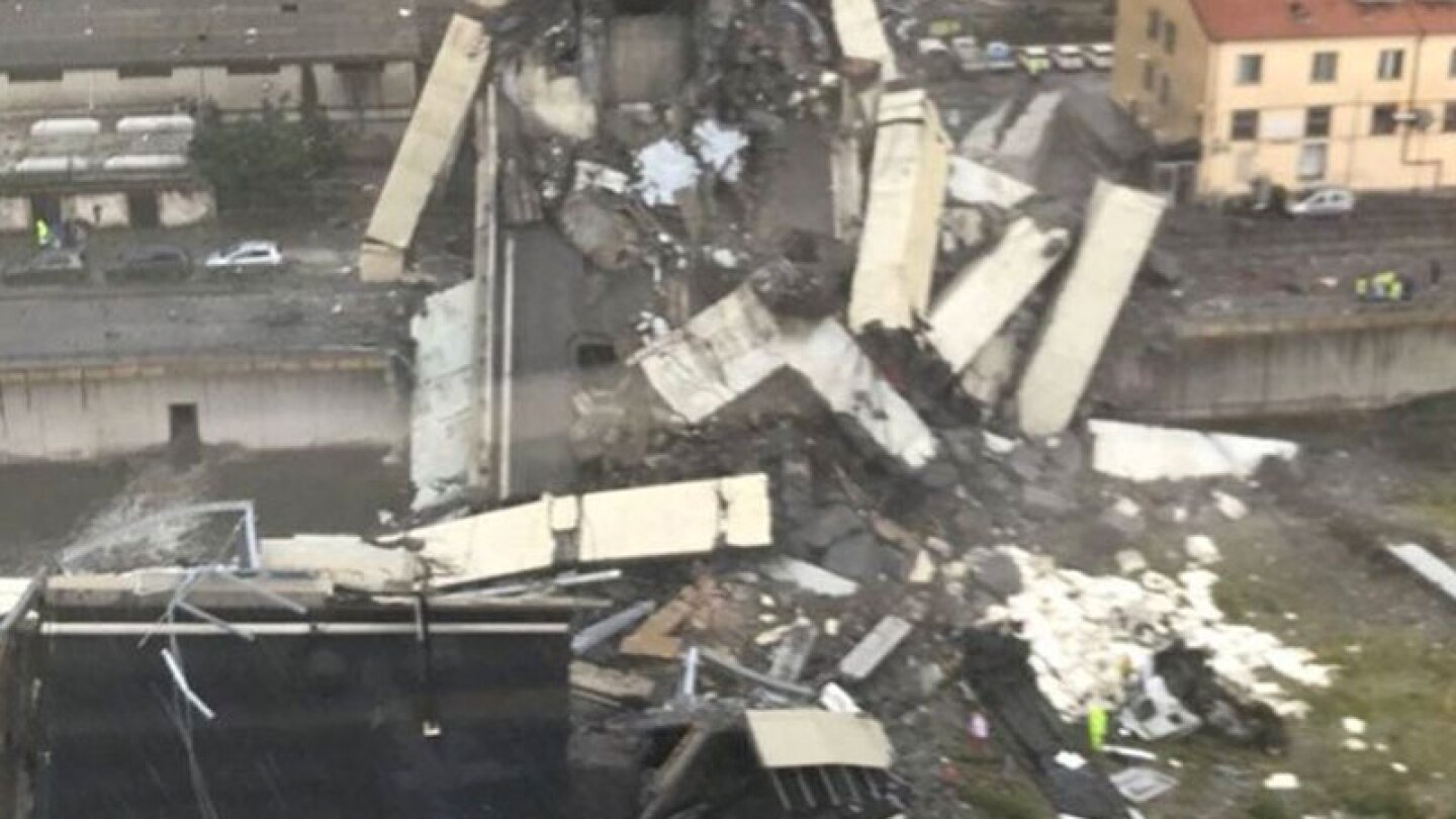 Se derrumba puente en Italia, suman hasta el momento 22 muertos