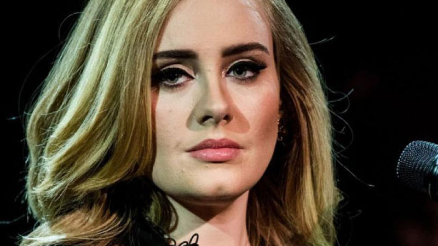 Adele sorprende con natural cambio de look