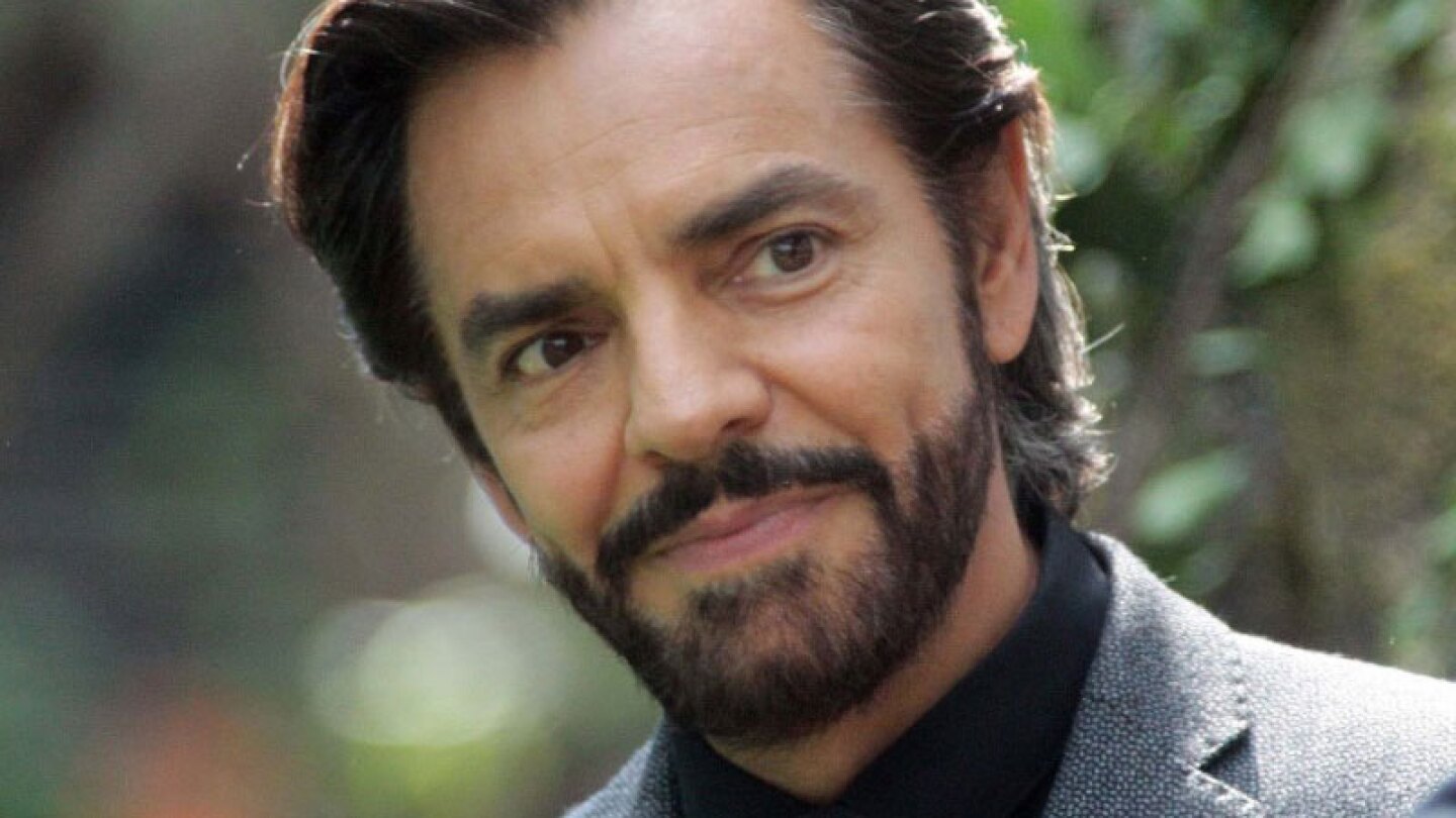 Eugenio Derbez abrió su coarzón para hablar de los últimos momentos de sus padres.