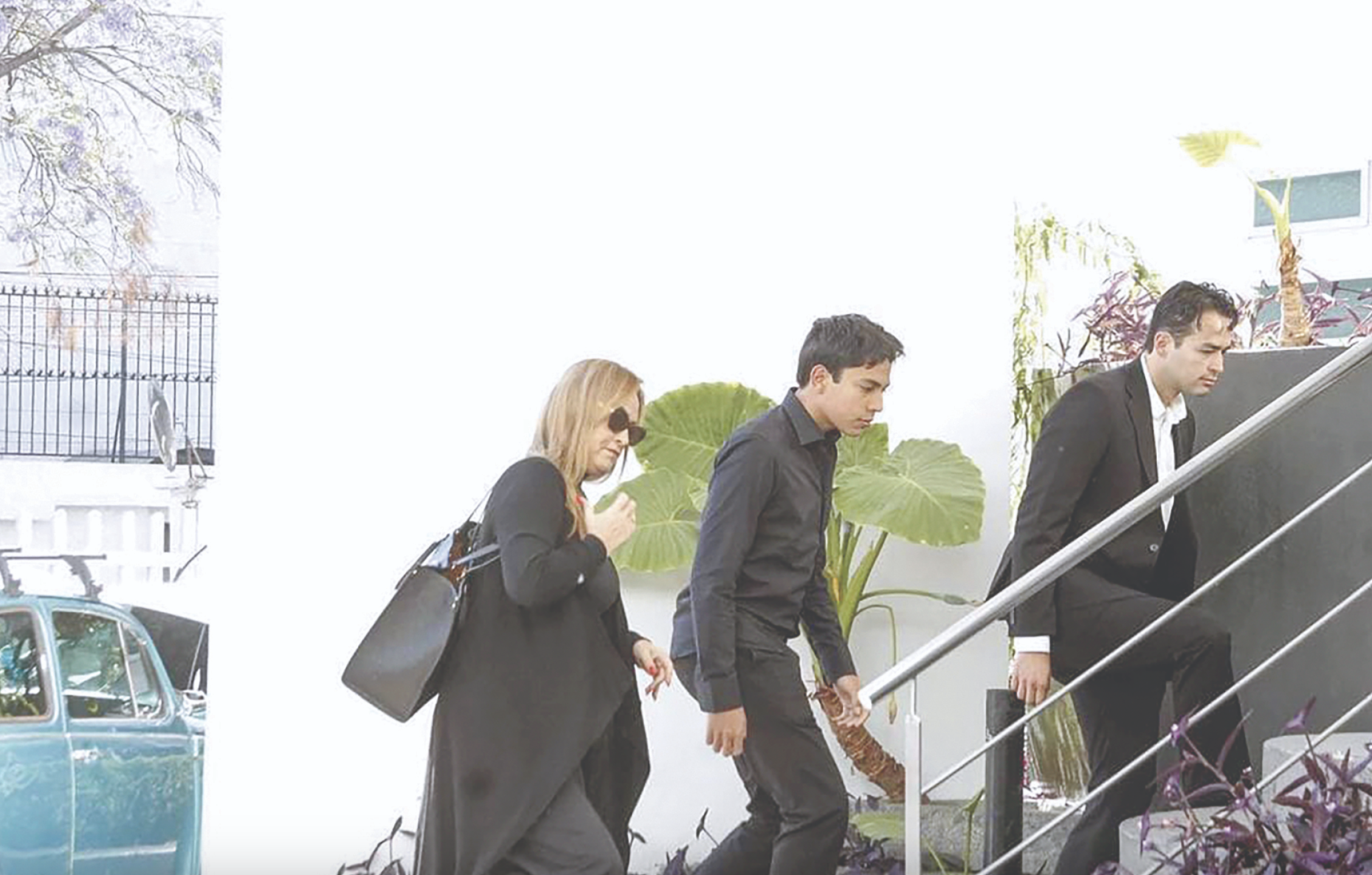 Exesposa e hijos de Nicandro Díaz en su funeral