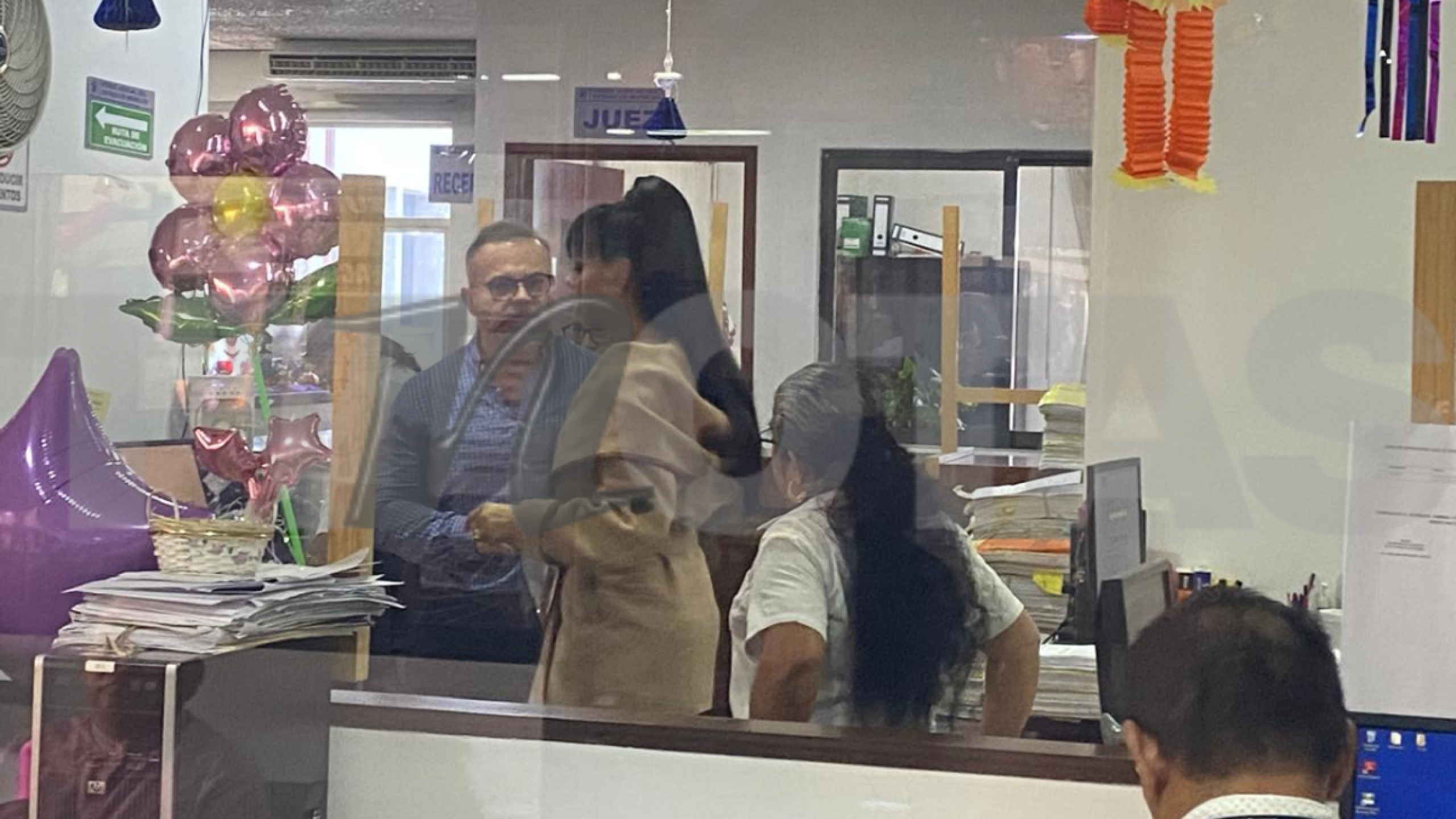 Maribel Guardia y Marco Chacón en los juzgados