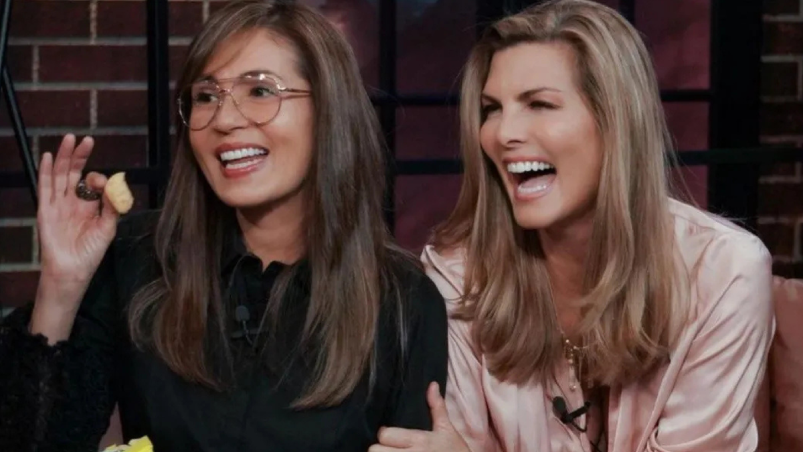 Monserrat Oliver y Yolanda Andrade