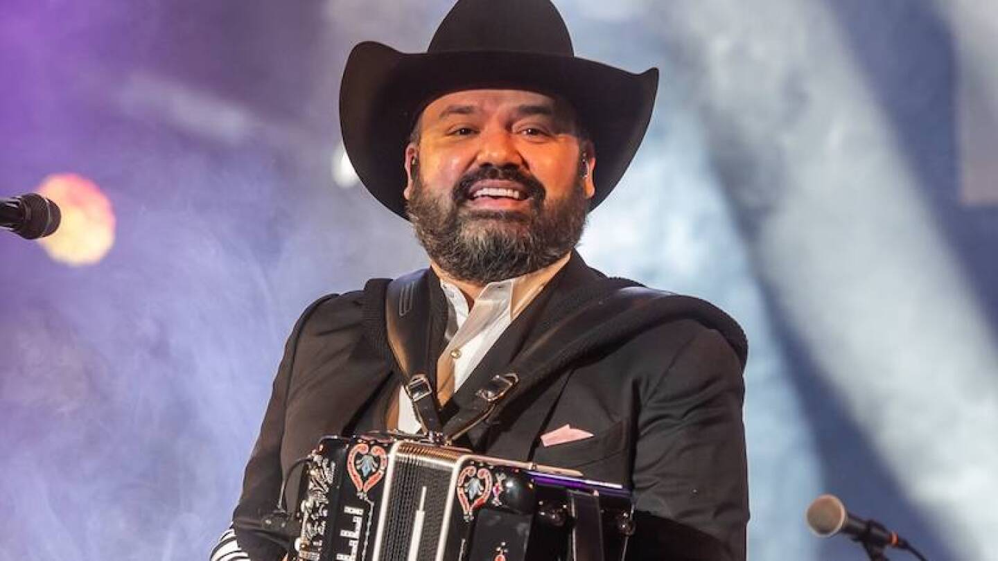 Líder de intocable con Covid