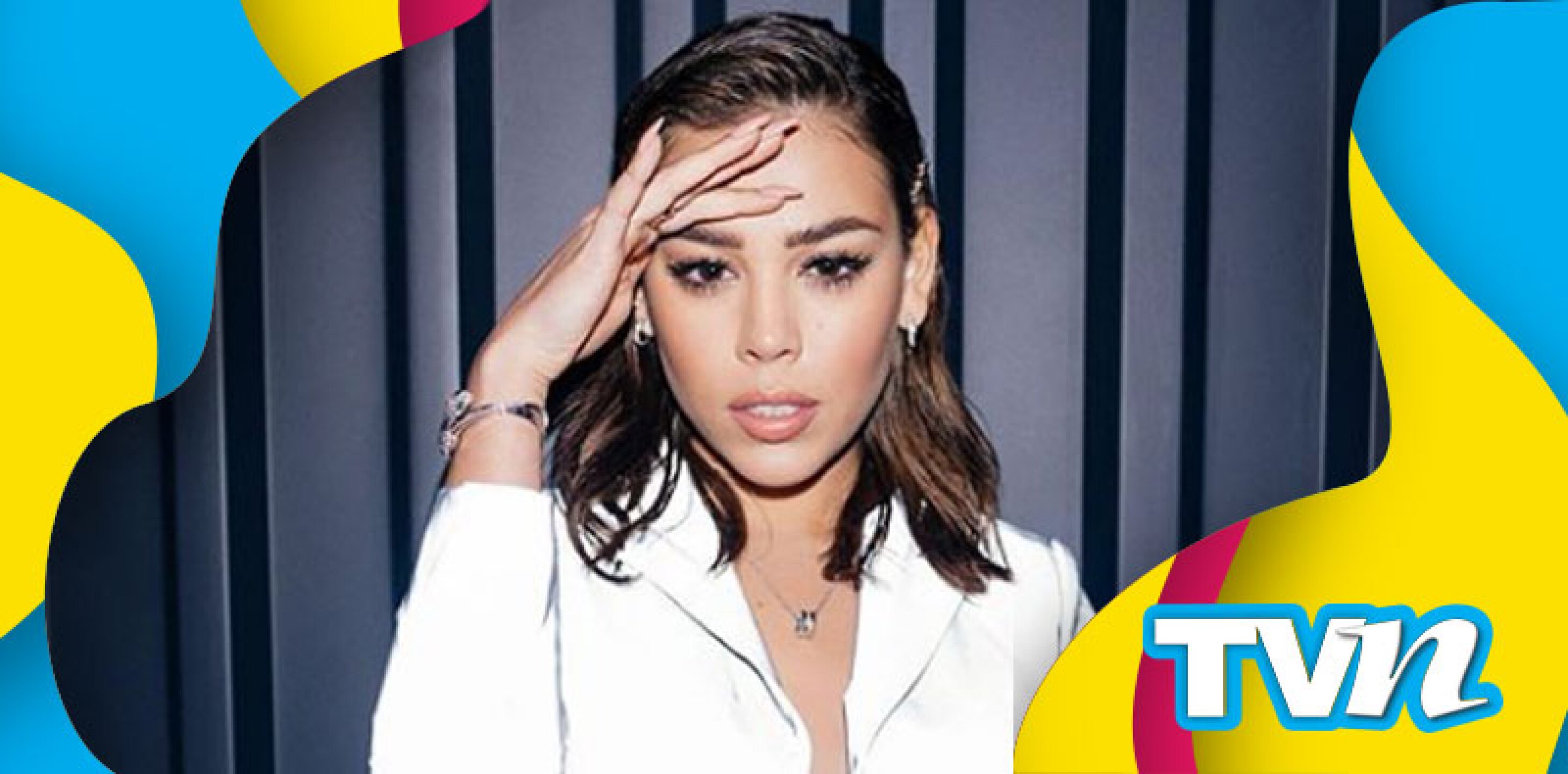 Sin duda Tik Tok hoy en día es una de las redes sociales más populares, por lo que Danna Paola ha echado mano de esta para hacer divertidos videos. Pero esta vez la cantante subió la temperatura de Tik Tok al bailar junto a su compañera de “Élite”, Ester Exposito, quienes hicieron un sensual baile. El clip sumó más de 44 mil “me gusta” y ya es todo un éxito en la red social, en donde la actriz española cuenta con más de medio millón de seguidores.
