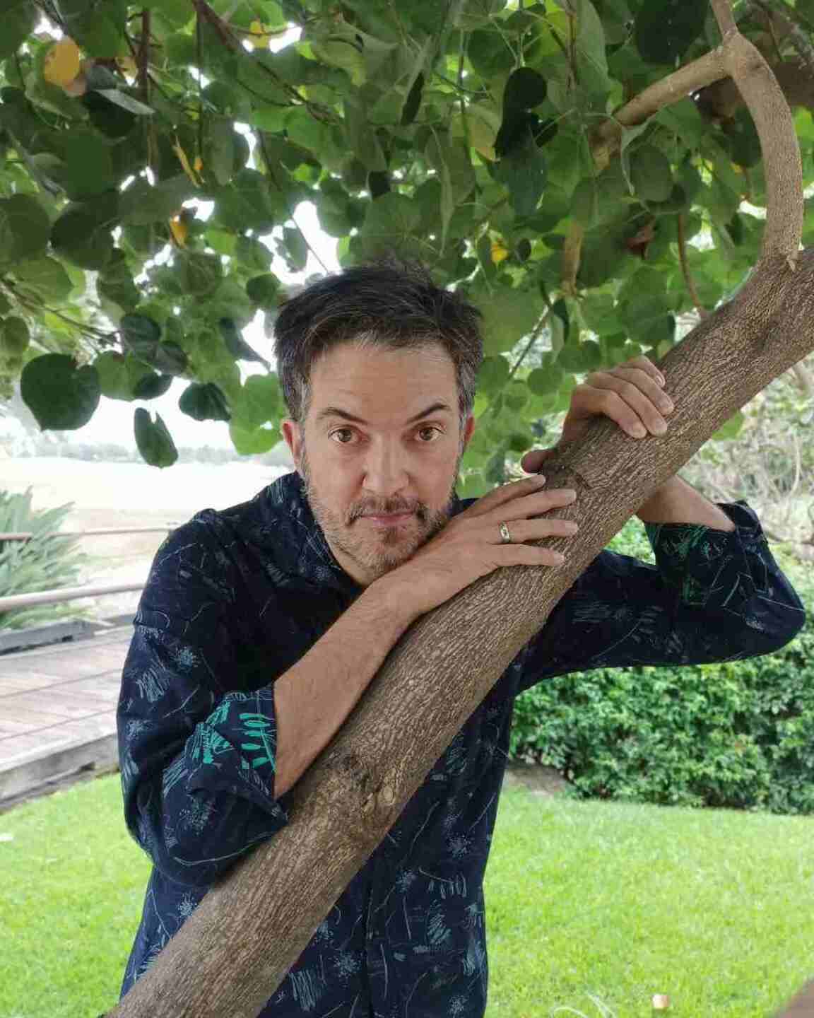 El presentador inició su carrera en 1998