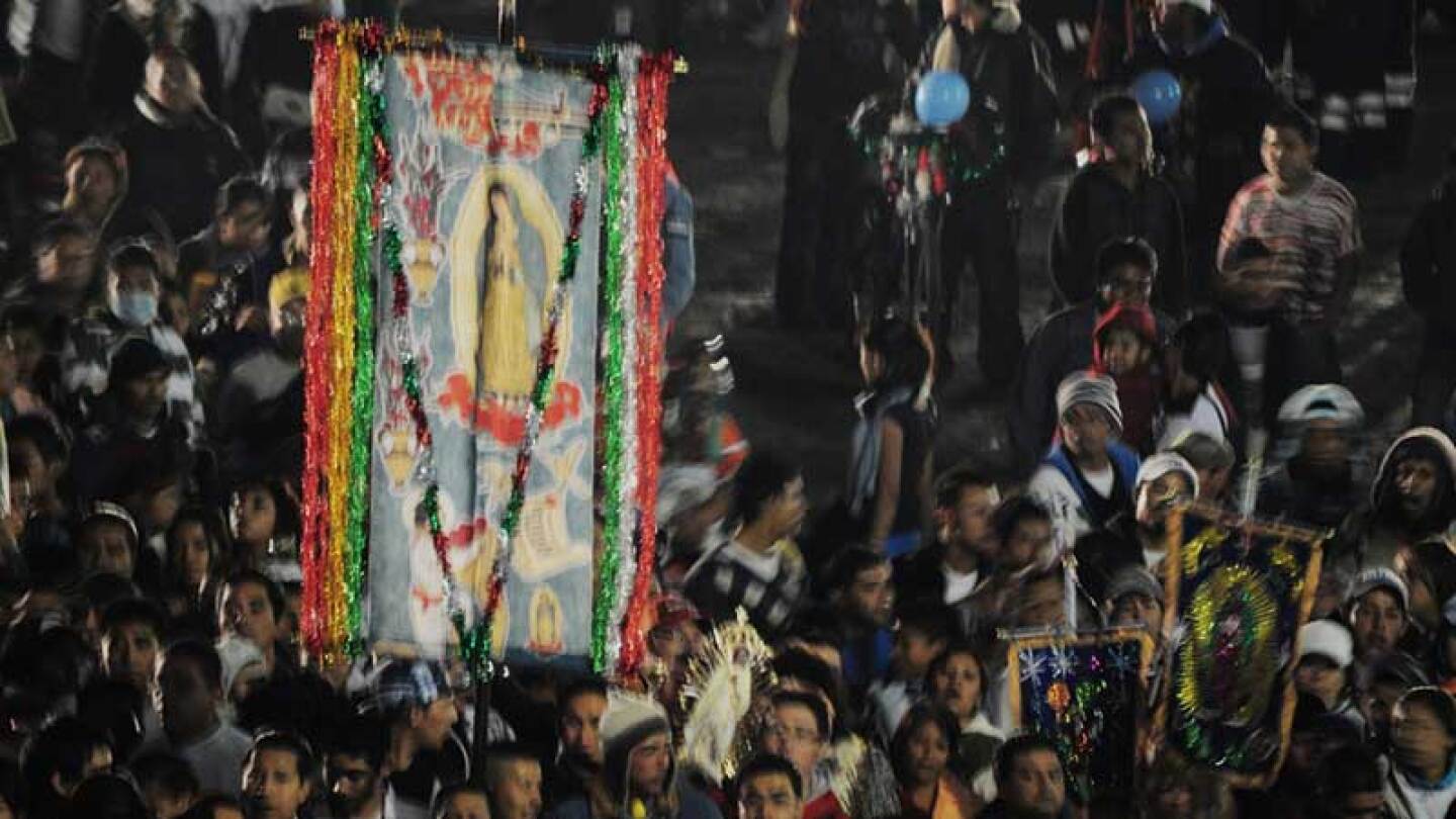 Muchos fieles ven la imagen de la Virgen en árboles, roles, comales y más.