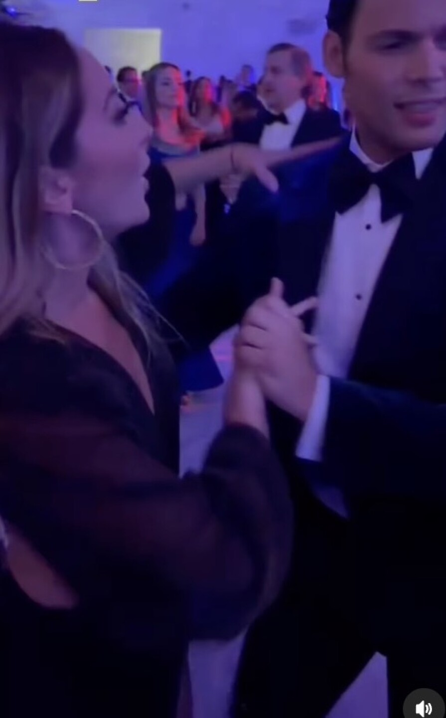 Geraldine Bazán bailando con Emmanuel Palomares en Premios Platino