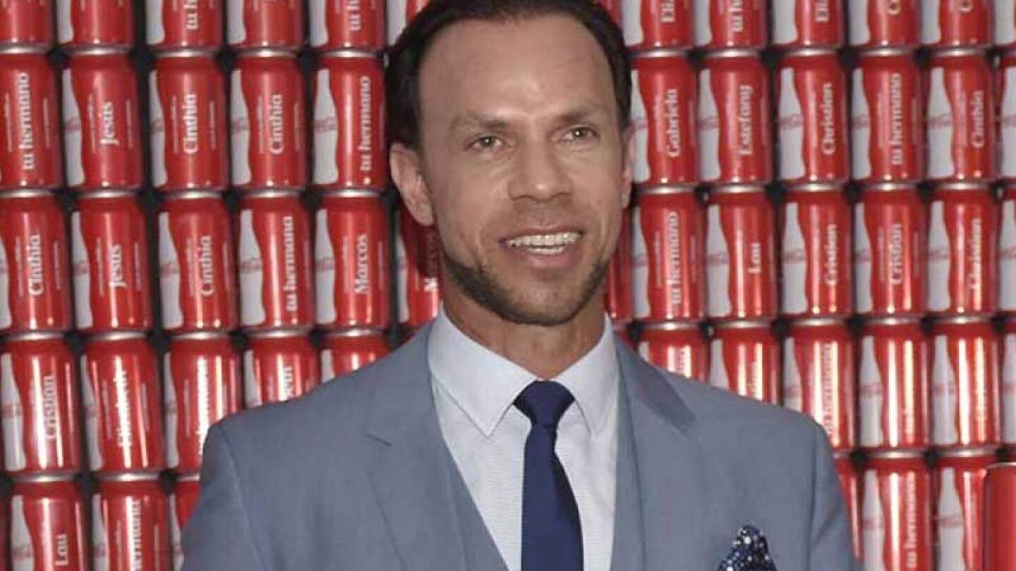 Zague expresó su admiración por una guapa mujer que no es Paola Rojas.