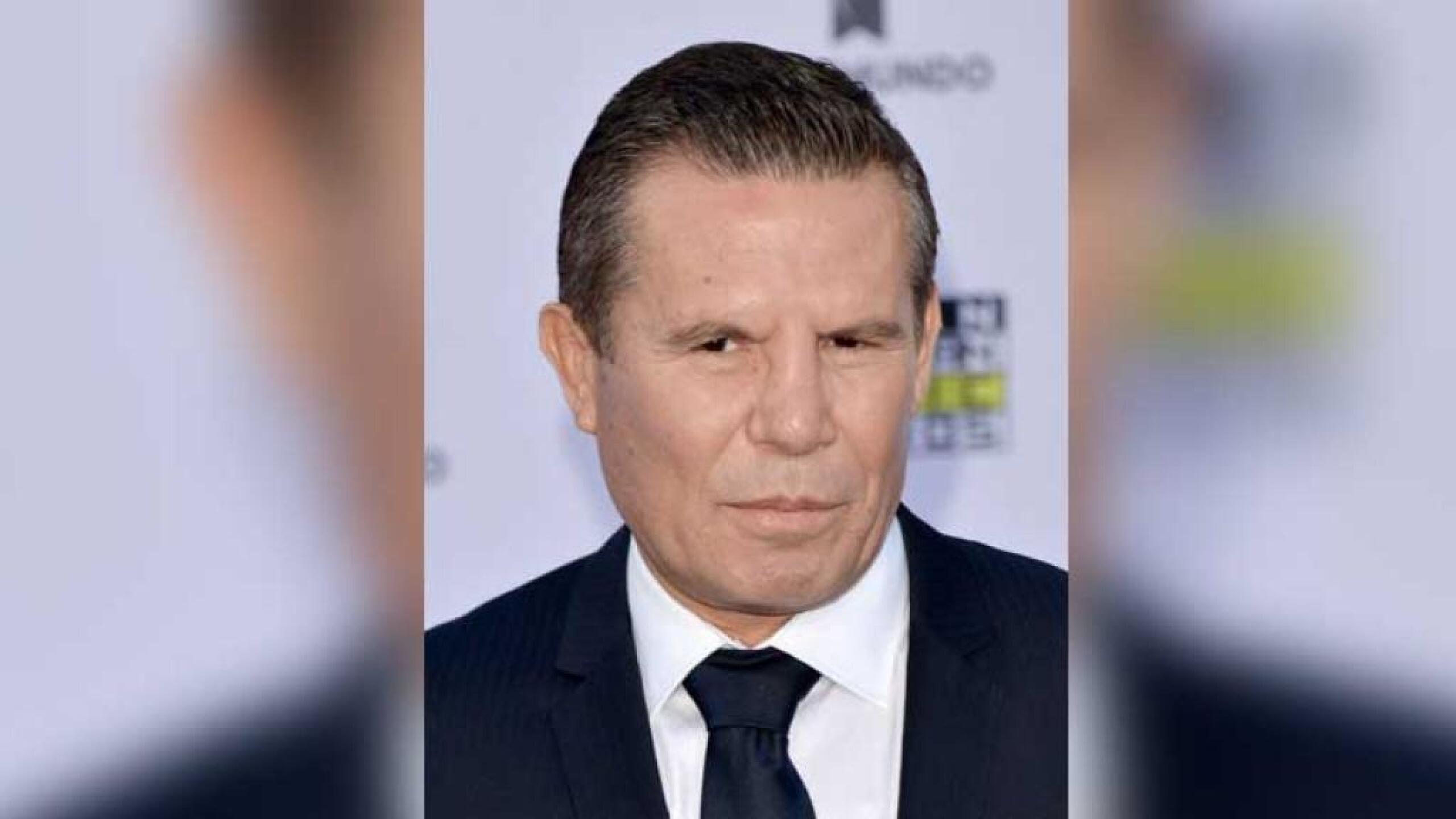 Antes de comenzar el sexto round, la esquina del peleador mexicano decidió detener la pelea.