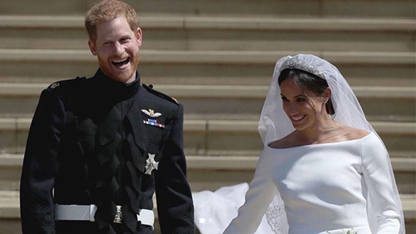 Harry y Meghan se desprenden de sus títulos reales.