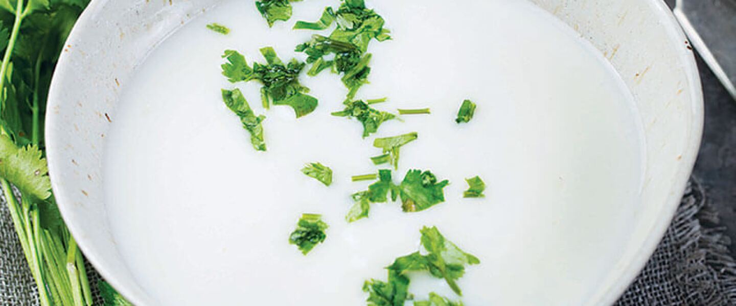 Receta cómo hacer sopa fría de coco