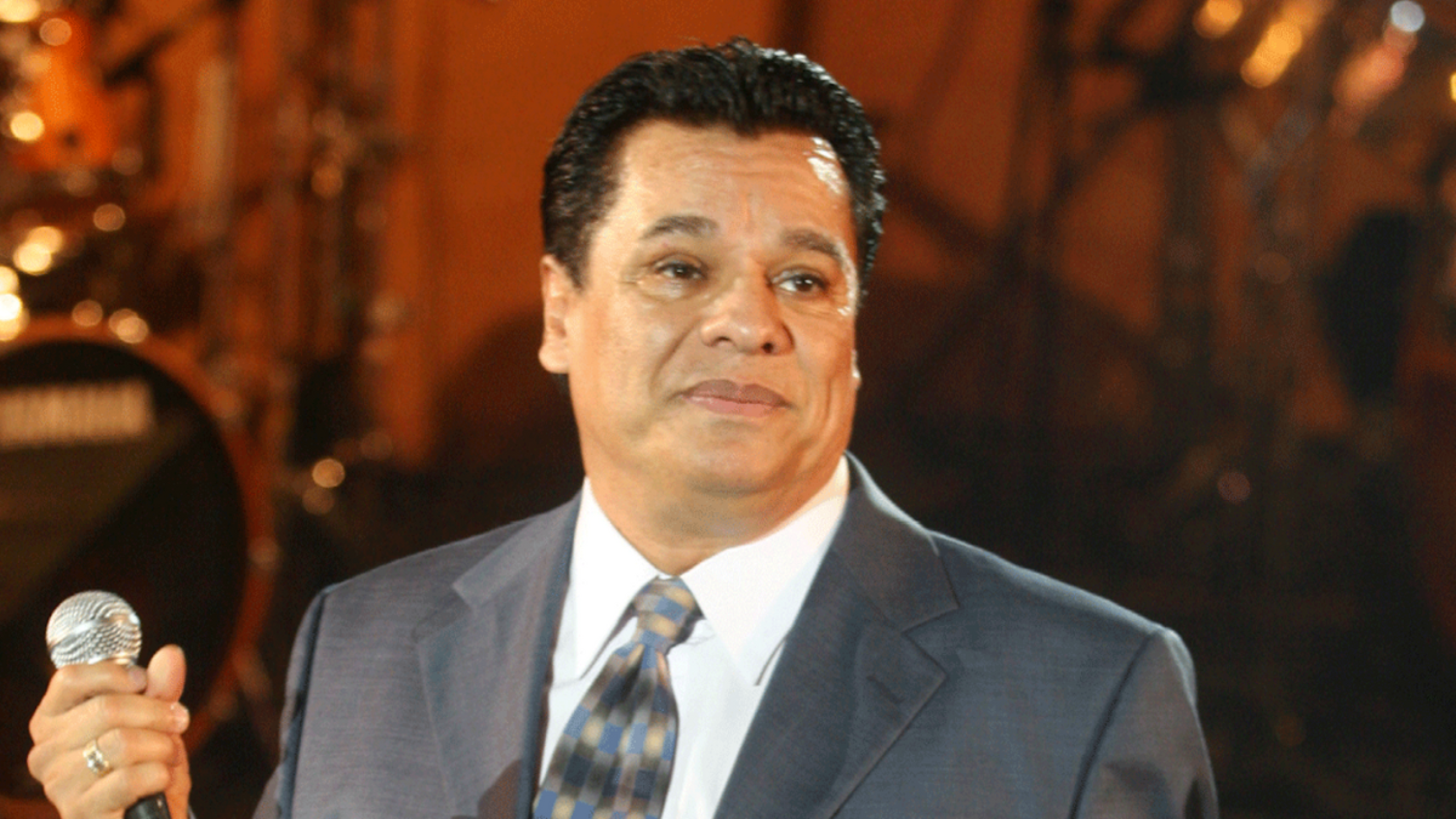 ¿Cómo vive Juan Gabriel en el "paraíso" según René Mey?