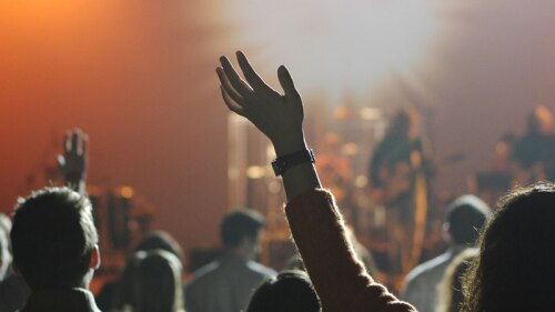 Los espectadores no sabían lo que iba a suceder hasta que las olas llegaron