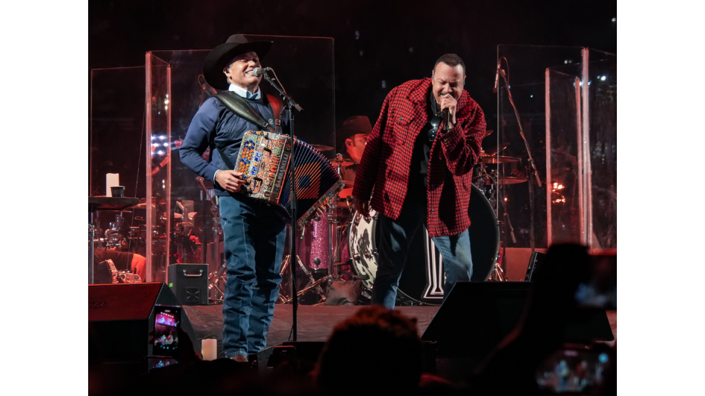 Intocable y Pepe Aguilar en La Plaza de Toros México 2025
