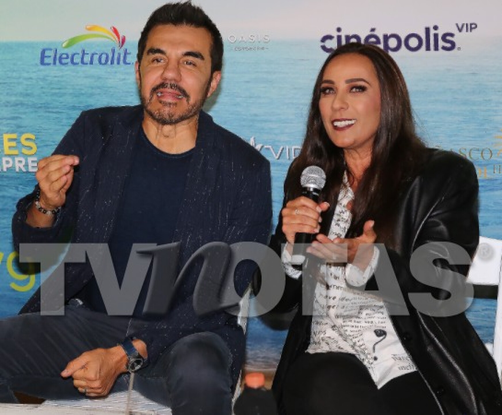 Consuelo Duval y Adrián Uribe presentan Infelices para siempre; una nueva comedia mexicana