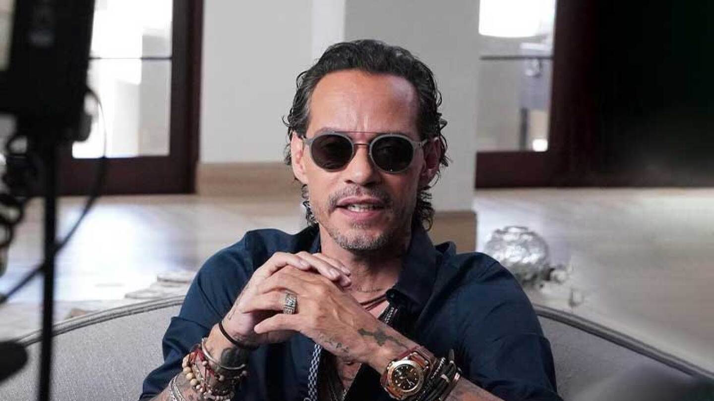 Marc Anthony pide que no le avienten cosas al escenario