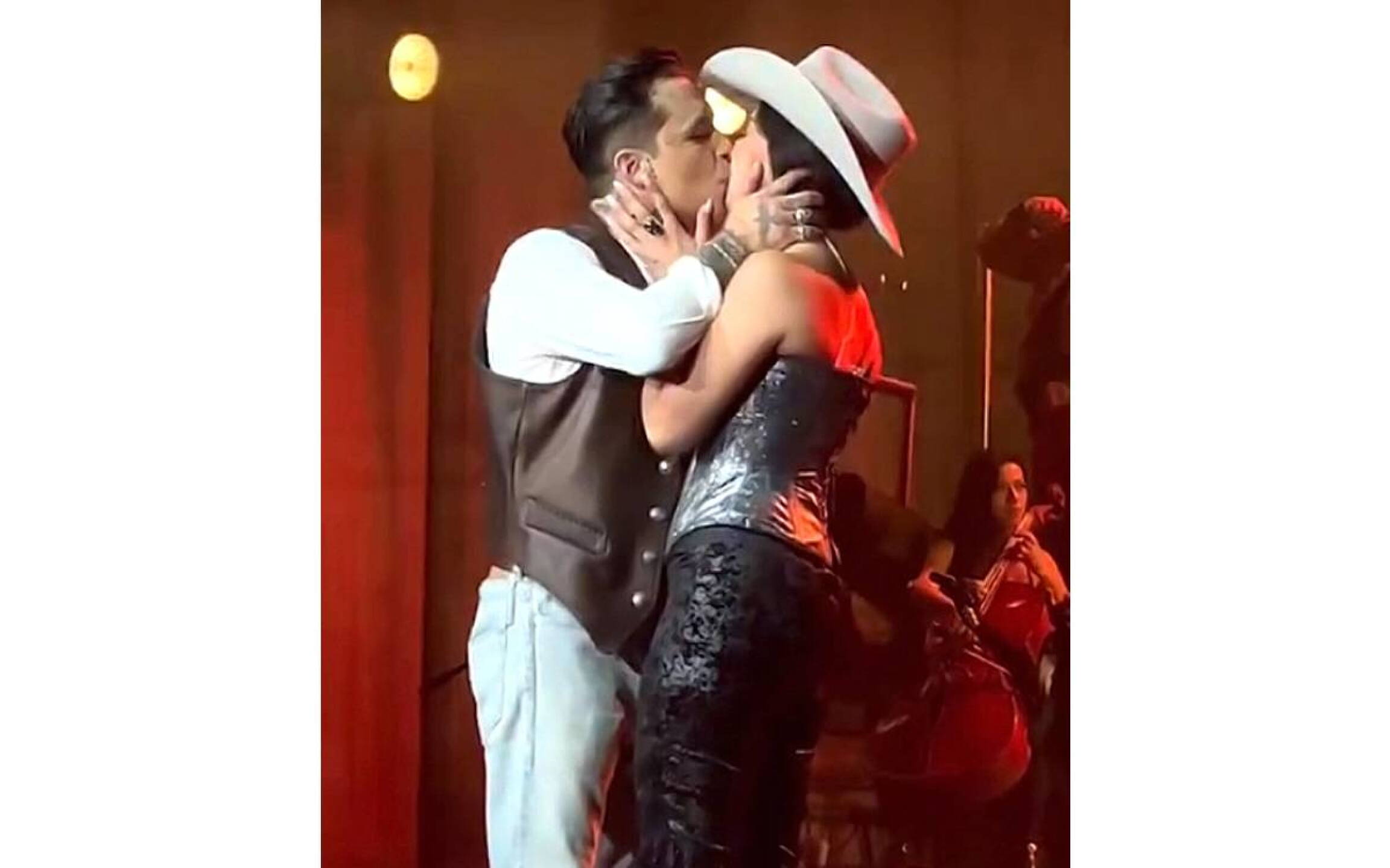 Christian Nodal y Ángela Aguilar