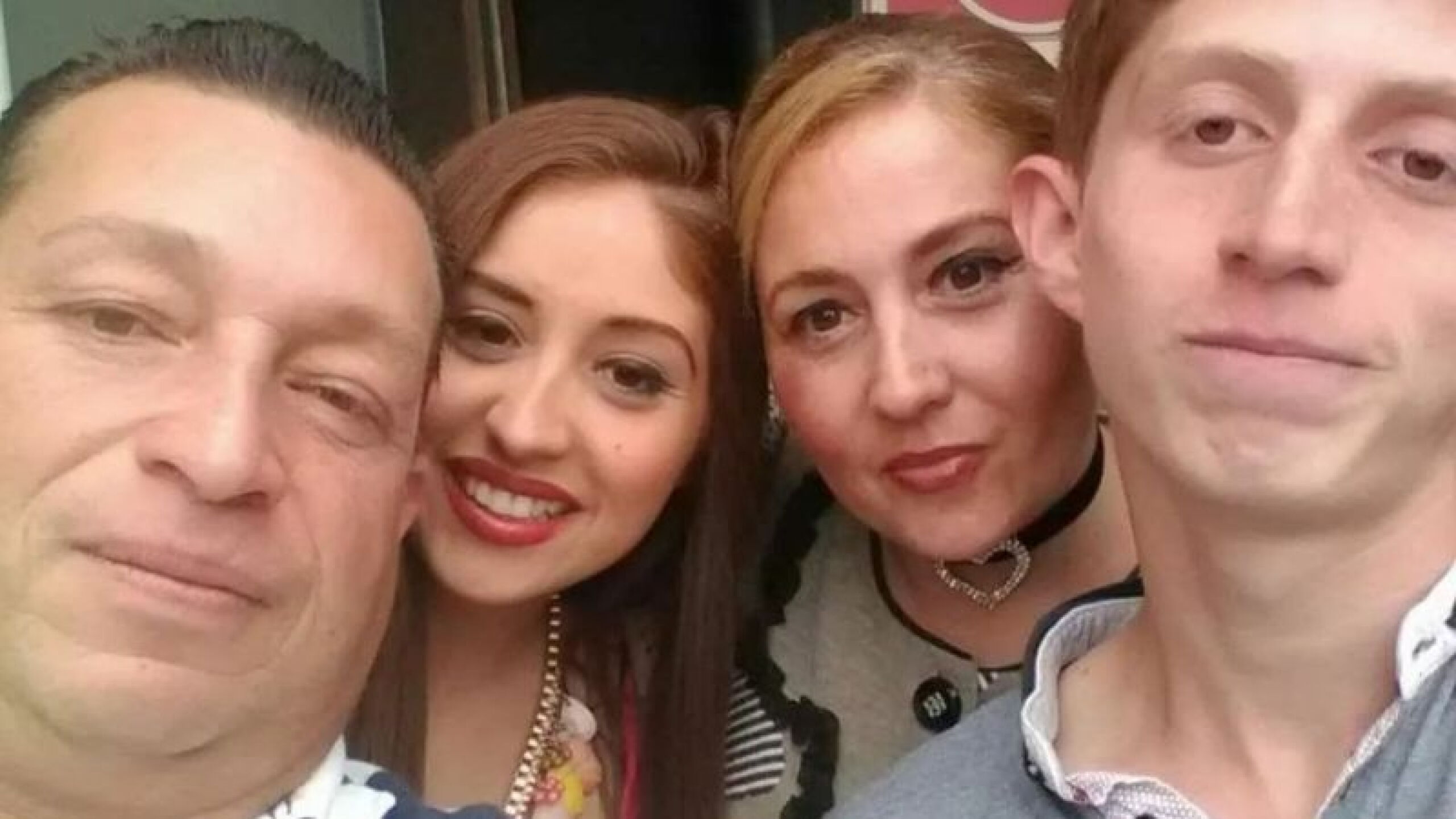 Familia de Octavio Ocaña, padre, hermana, madre y el famoso