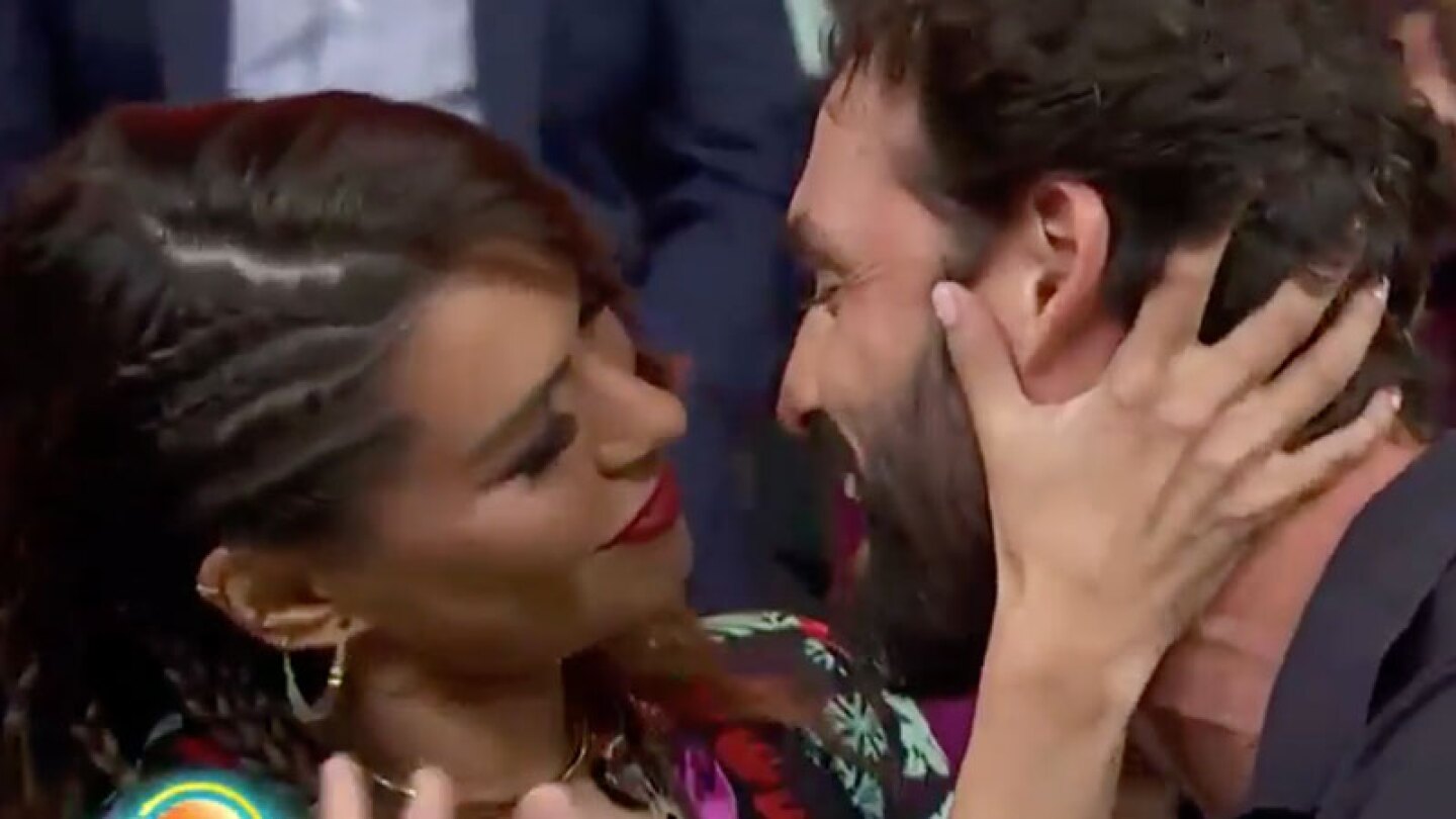 Galilea Montijo e Iván Sánchez se dejaron llevar y así terminó esta escena en Hoy