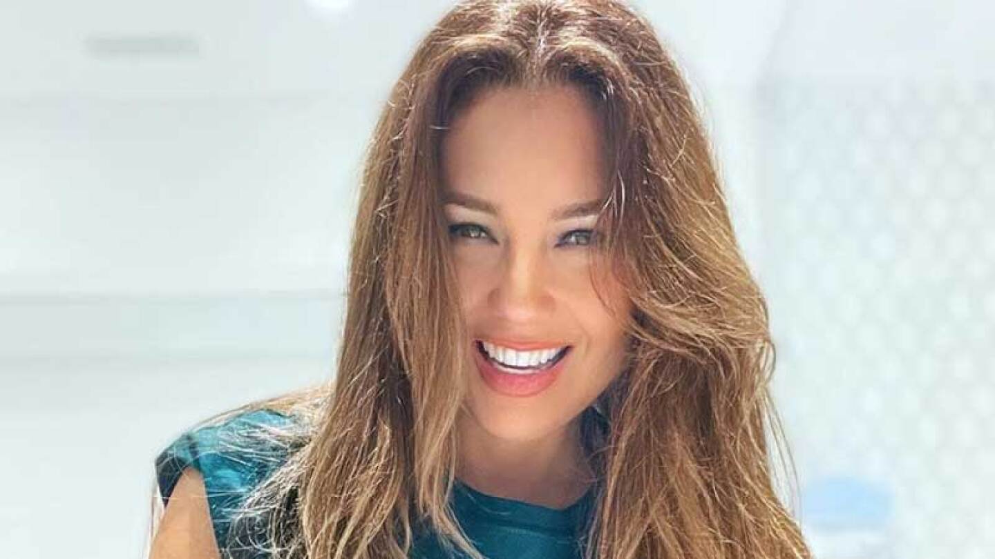 Thalía revela que no puede caminar y que lleva días con fuertes dolores