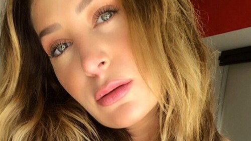 Geraldine Bazán y sus hijas se entretienen en casa usando Tik To