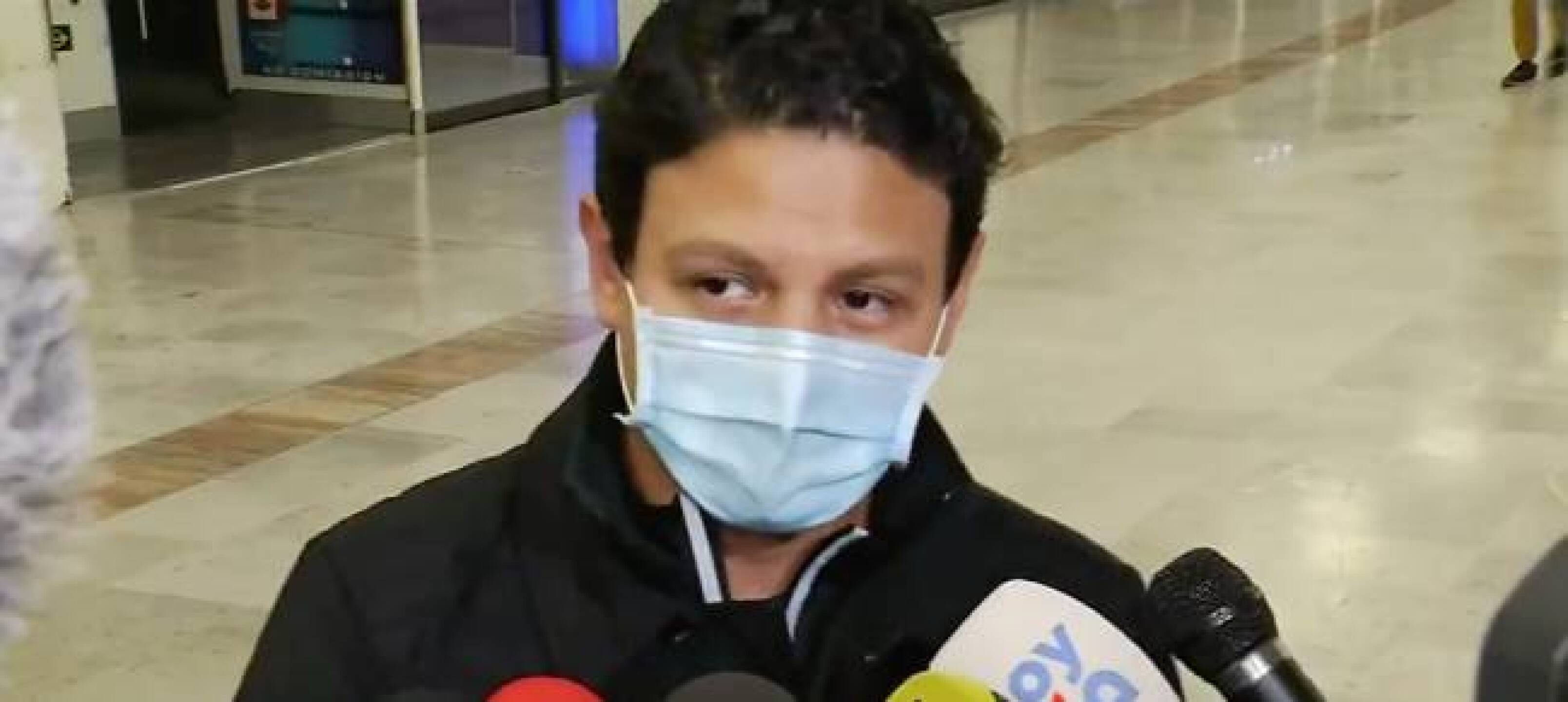 Giovanni Medina opina sobre libro de Anabel Hernández