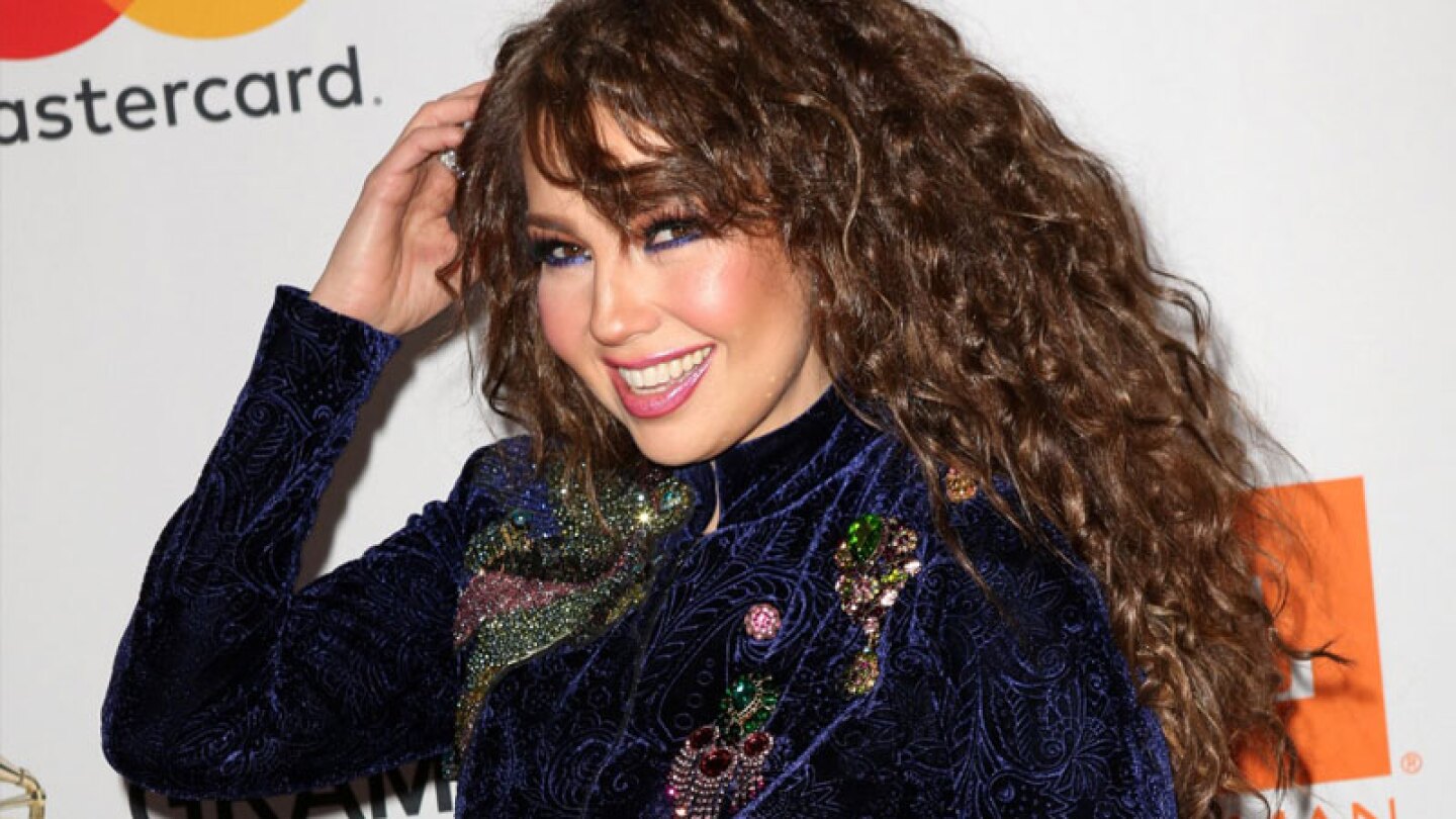Thalía se deja ver sin una gota de maquillaje