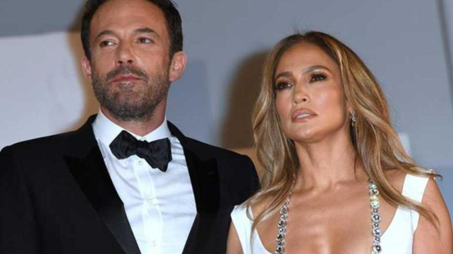 Ben Affleck visita a JLo en mansión
