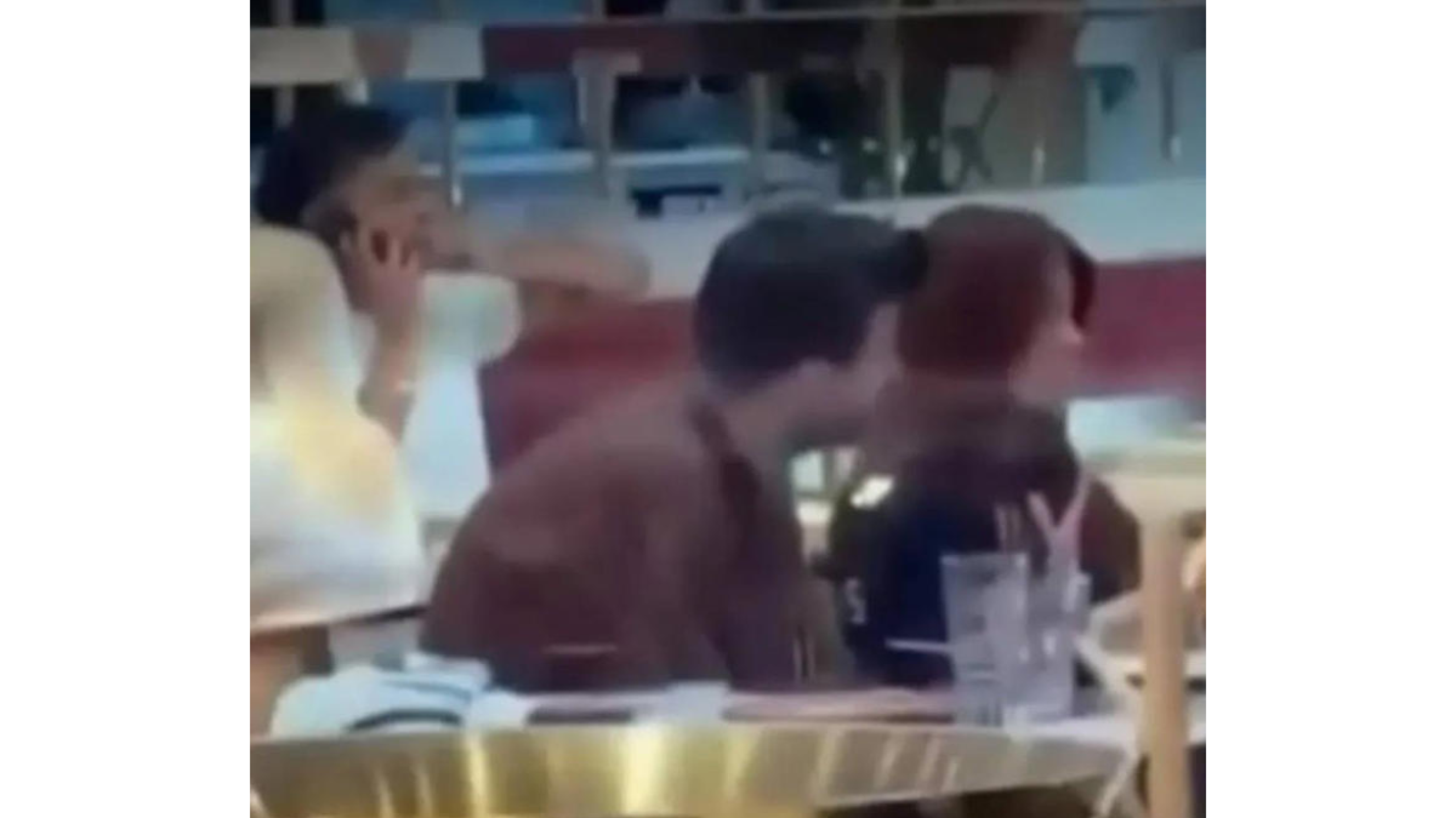 Gerard Piqué y Pelirroja en Miami.png