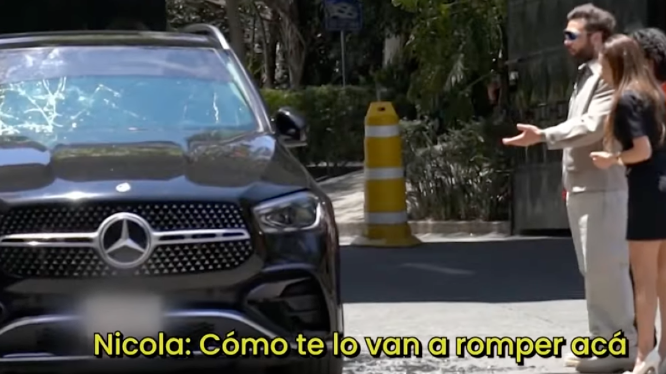 ¿Karime Pindter víctima de vandalismo? ¡Le rompieron los vidrios tras salir del programa Hoy!