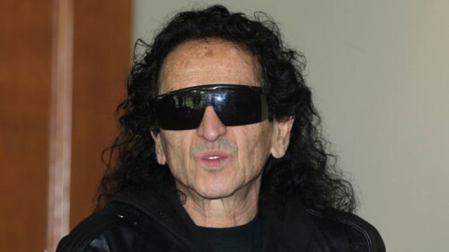 Alex Lora tendrá su propia serie biográfica en donde él también participa a lado de su esposa.