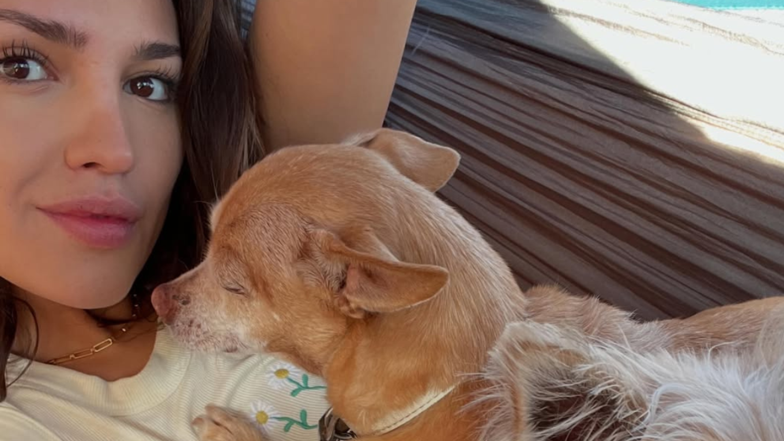 Perrito de Eiza González