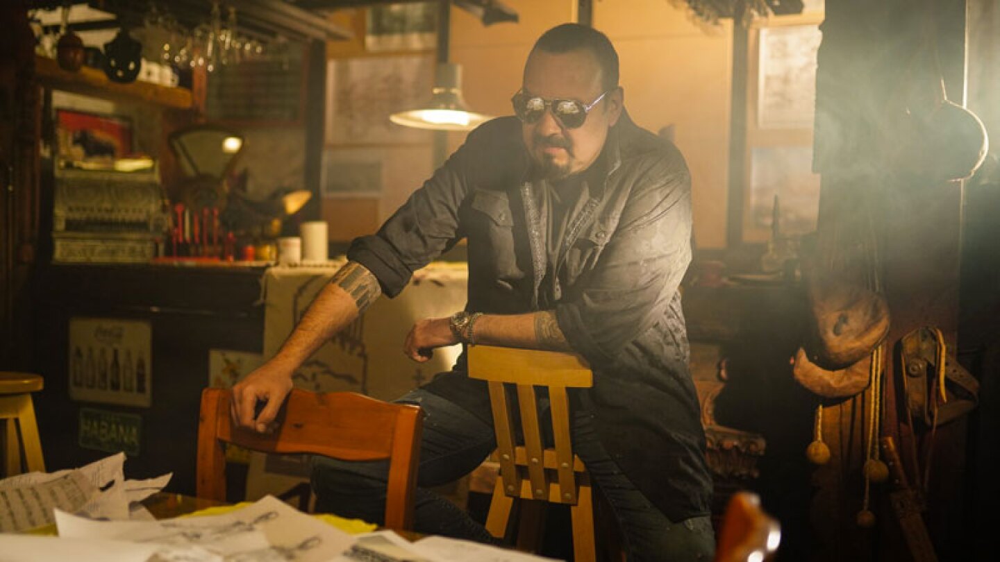 Pepe Aguilar cubrebocas