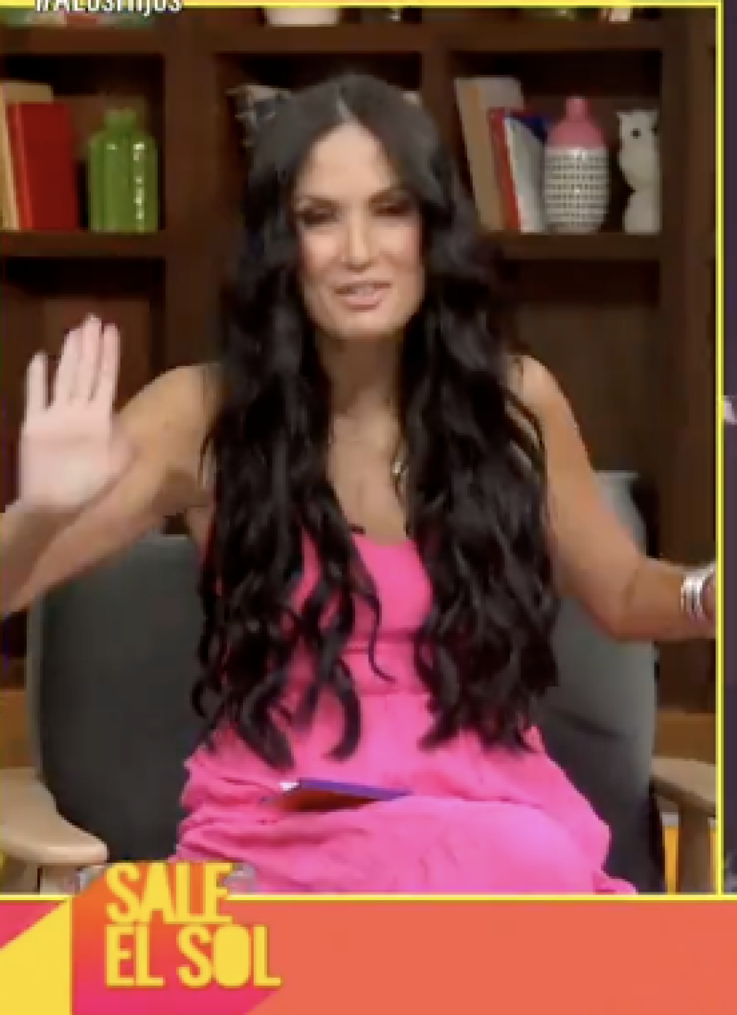 Joanna Vega-Biestro pide a Chayanne vivir su modo fan como Angélica Vale.