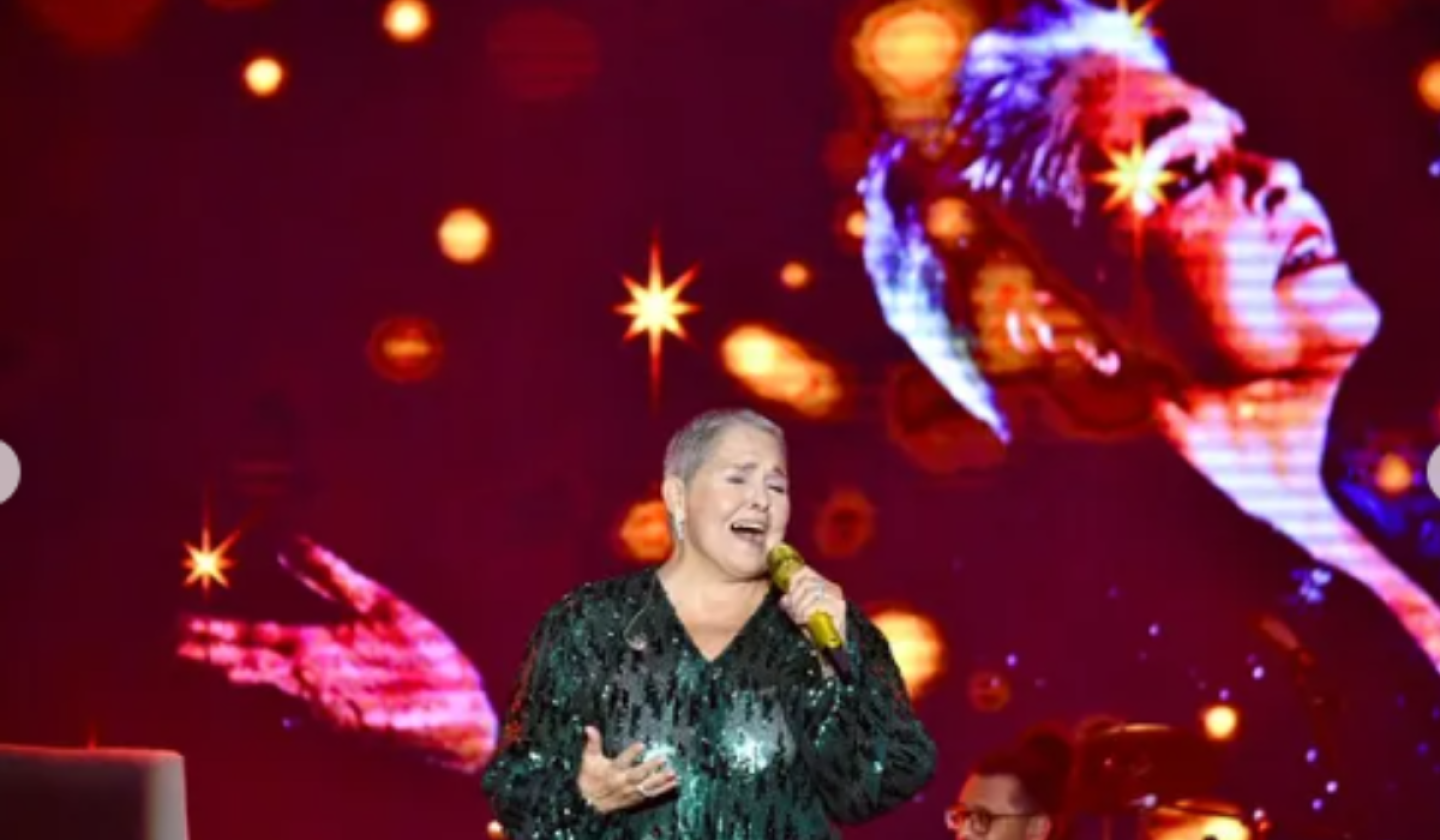 Lupita D'Alessio en la CDMX concierto del 10 de mayo de 2025 en el Zócalo