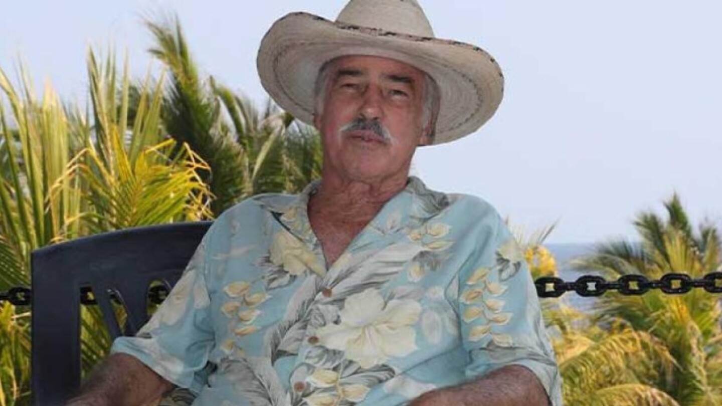 Hijo de Andrés García arremete contra su padre