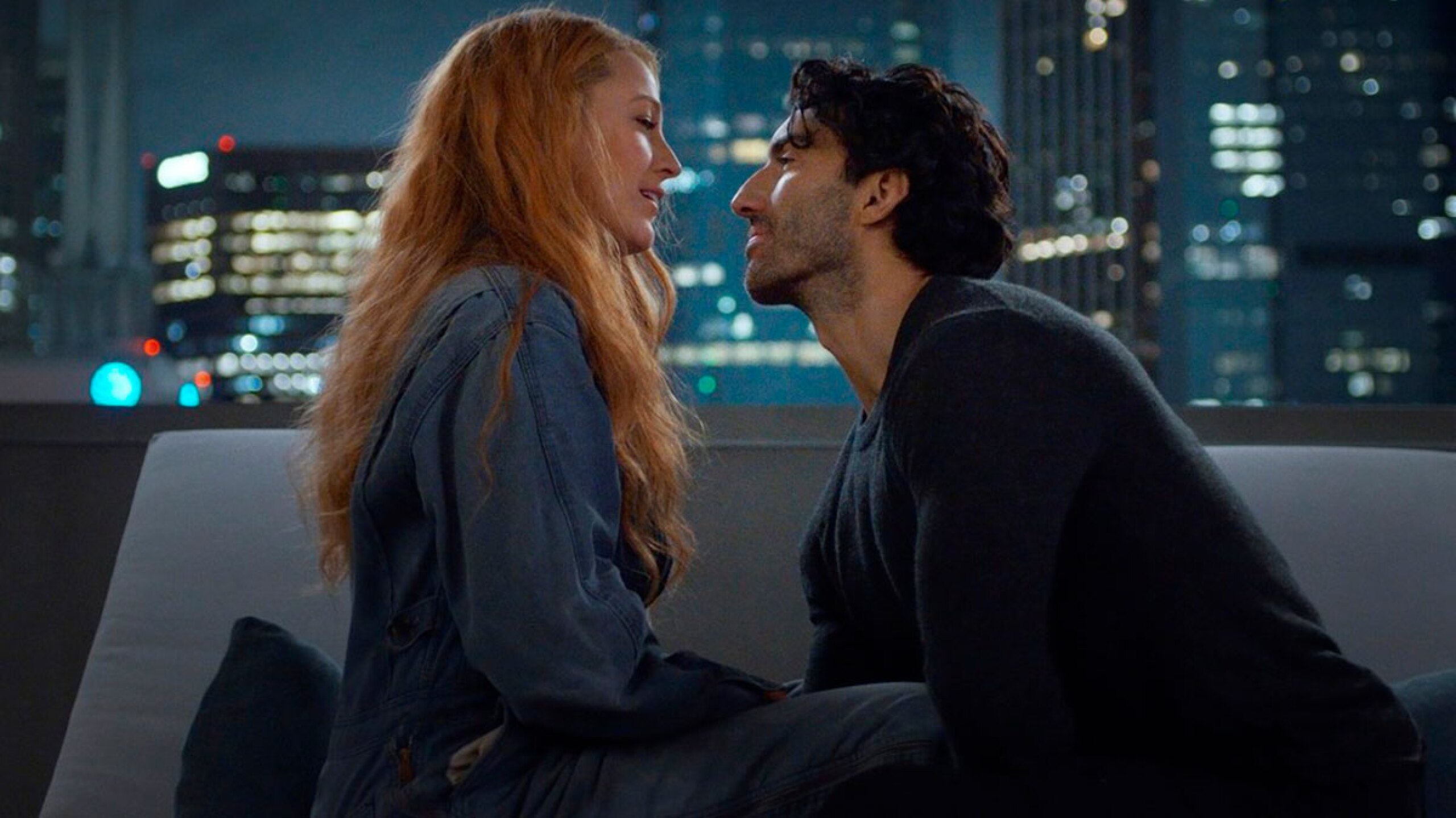 Justin Baldoni y Blake Lively escena terraza