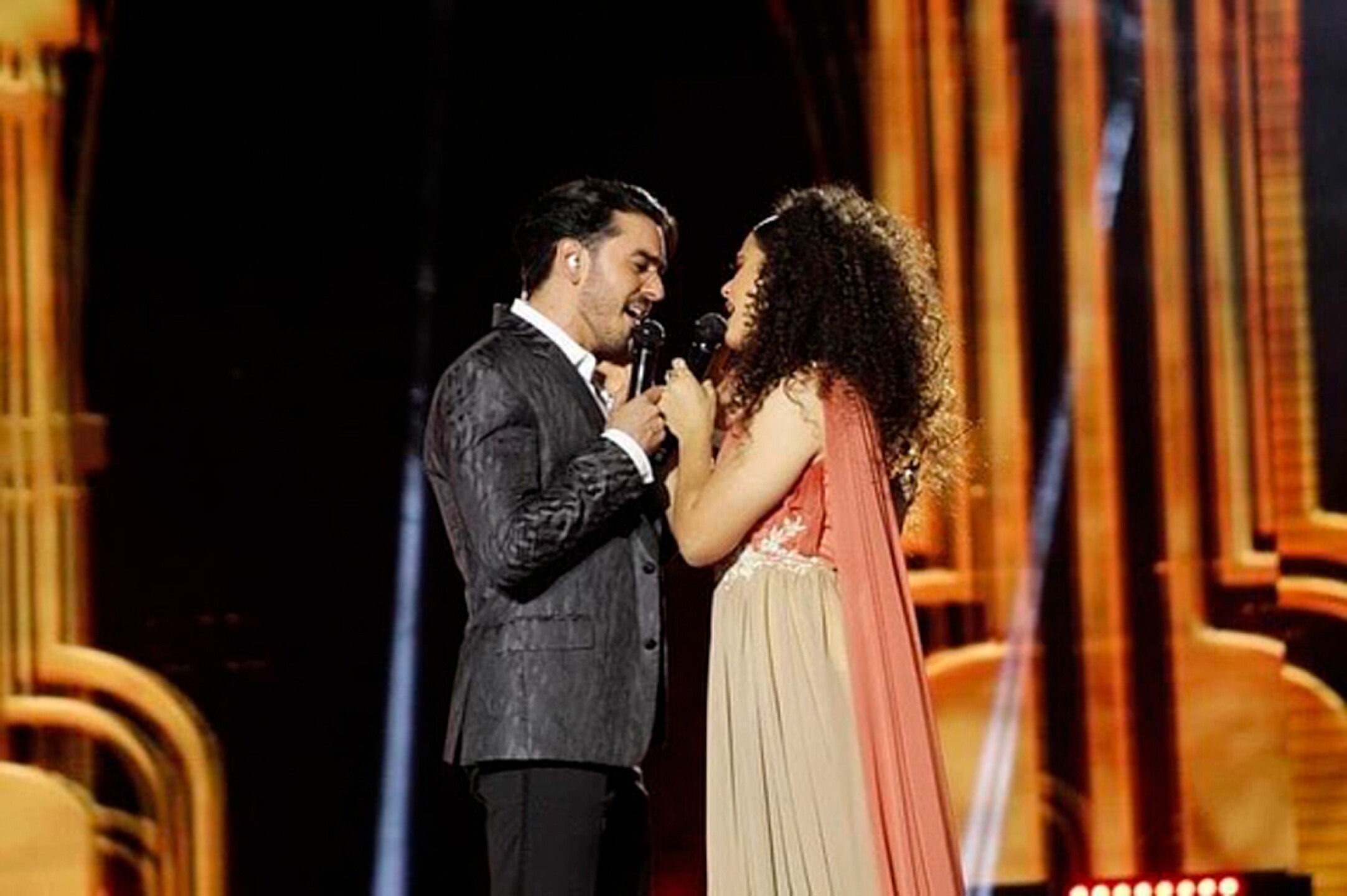 Andresse y Cesia Sáenz TV Azteca