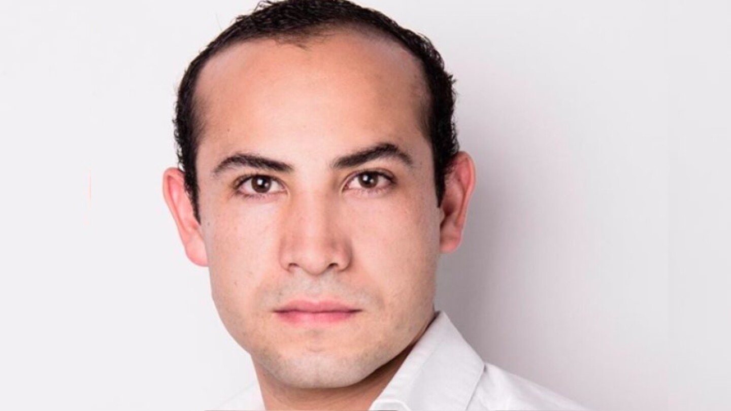 Mickey Santana, actor de Amigos X Siempre acusado de presunta trata, salió de obra de teatro tras la desaparición de Ana Victoria
