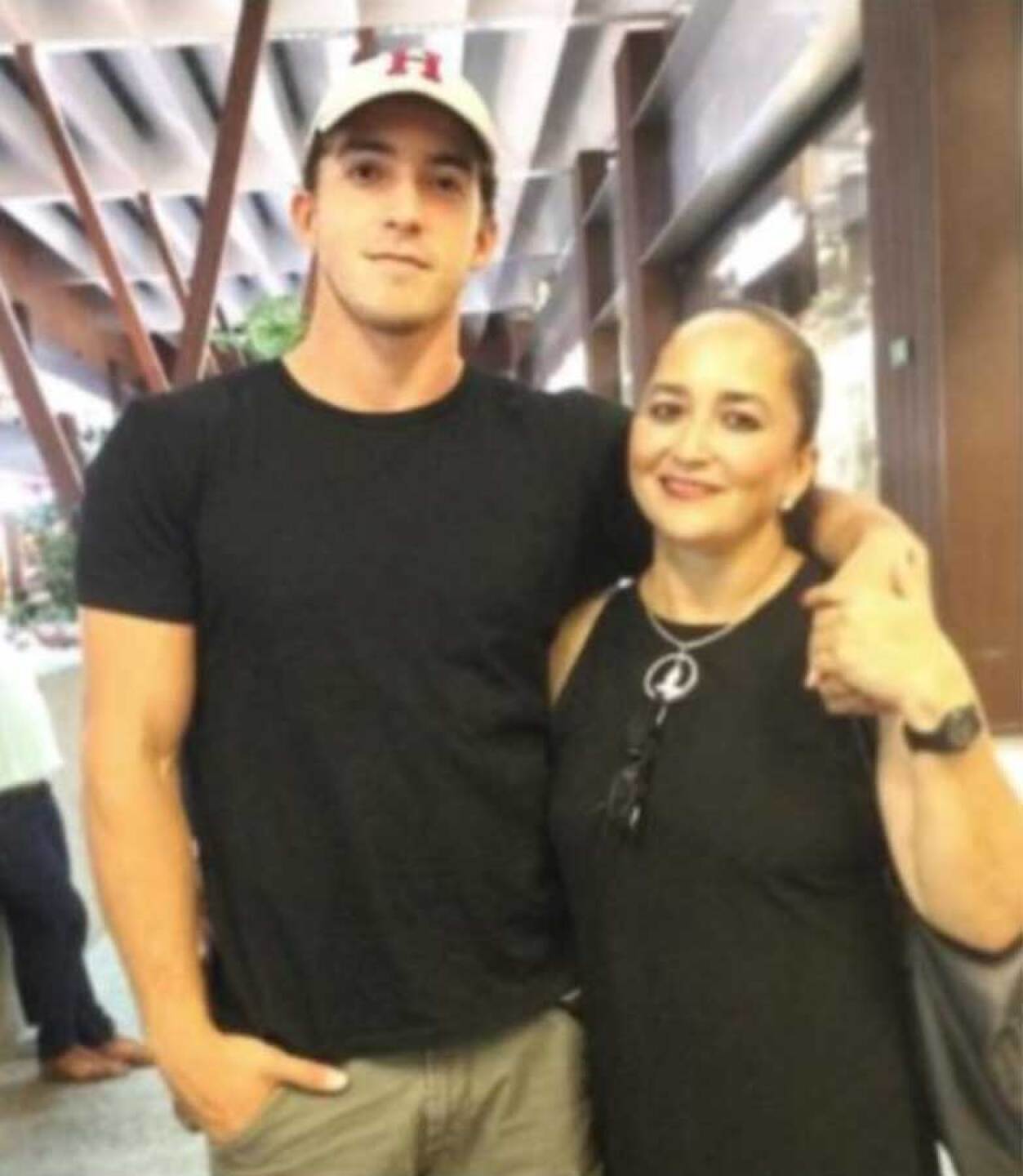 aristeo cázares familia trastorno mamá llora hermanos