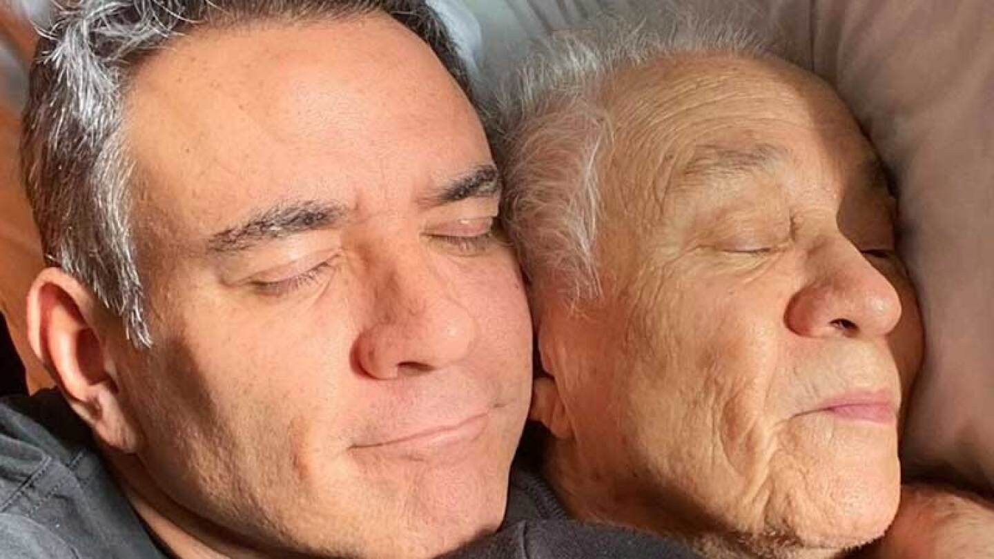 Héctor Sandarti y su mamá
