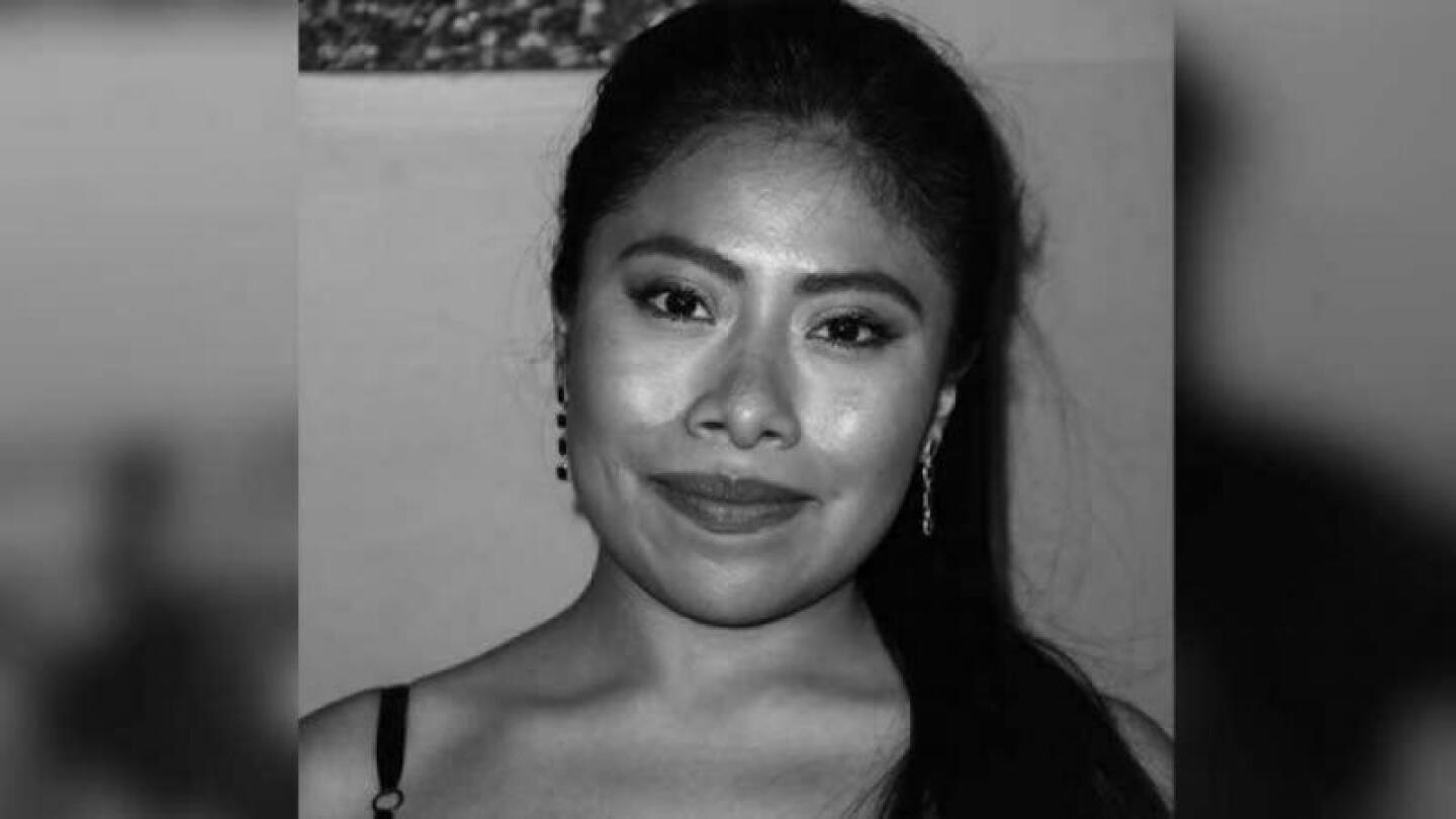 Yalitza Aparicio lleva a sus escoltas… ¡hasta el baño!