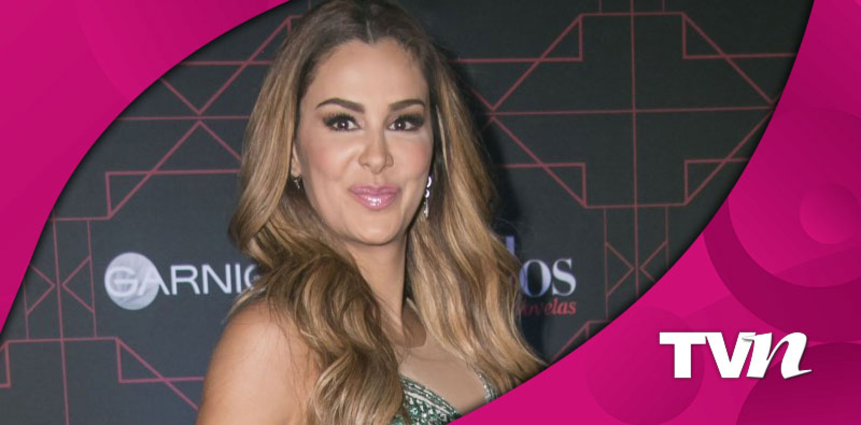 Ninel Conde sacude las redes en seductor body de encaje blanco  