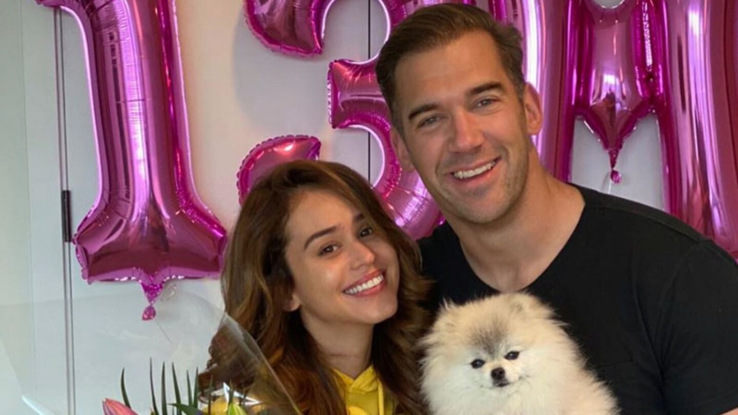 Yanet García y su novio