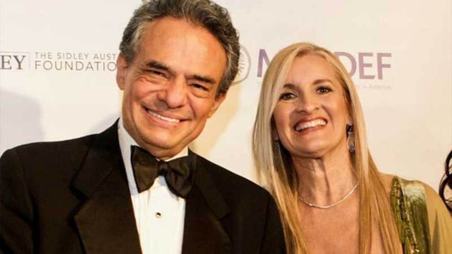 Sara Salazar le habría sido infiel al José José