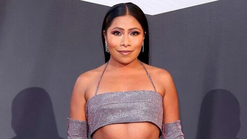 Latin Grammy: Yalitza Aparicio impacta con vestido de 324 dólares en la alfombra roja