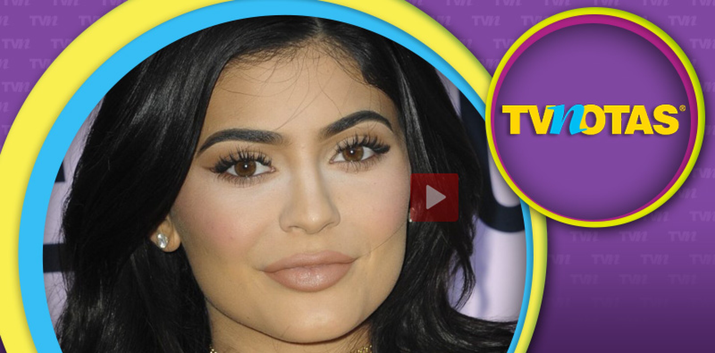 Kylie Jenner se convirtió en una de las chicas más famosas por el espectacular cuerpo que tiene, aunque después de haber sido mamá, un poco de ese cuerpo se fue. Sin embargo, a la más pequeña del clan Kardashian-Jenner se le escapó -sin querer- publicar un video de cómo luce su abdomen a casi 2 meses de haberse convertido en mamá. Y es que muchos pensarán que nada en su cuerpo volvió a ser igual y están equivocados. Definitivamente la Kylie que conocemos parece estar de vuelta y ahora con su regreso a la