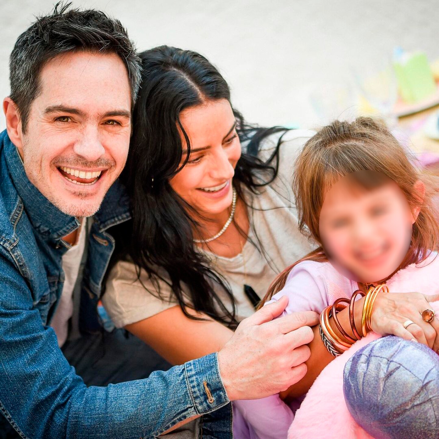 Aislinn Derbez y Mauricio Ochmann tuvieron una hija